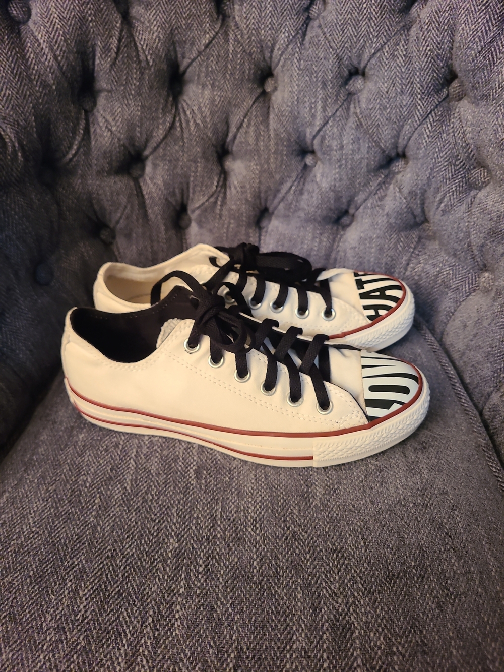 Limited Edition Converse White Low-Top Sneakers Love Hate Graphics Unisex M5 W7 - Picture 4 of 16